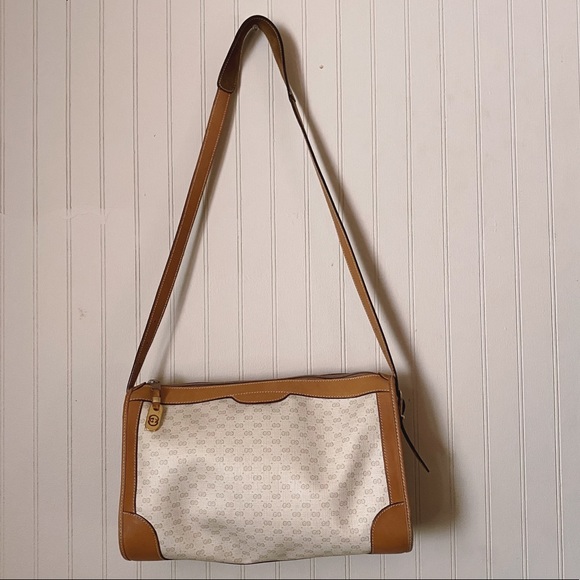 Gucci Vintage Beige Monogram Leather Shoulder Bag - Picture 3 of 13